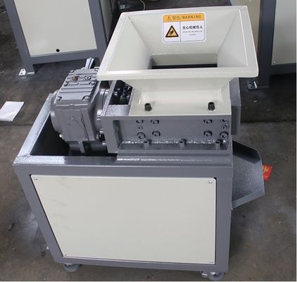 औद्योगिक प्लास्टिक के डिब्बों पीईटी बोतल Shredder मशीन, डबल शाफ्ट Shredder मशीन