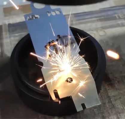 20W 30W 50W 100 वाट धातु स्टेनलेस स्टील पीतल मोपा फाइबर सीएनसी लेजर मार्कर
